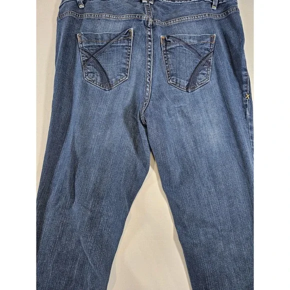 Lane Bryant Womens Jeans Size 16 Petite Simply Straight Mid Rise Medium Wash - Picture 13 of 16